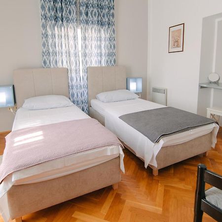 Apartments Sab Ogulin Eksteriør bilde